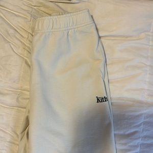 Never worn kith sweatpants size XS